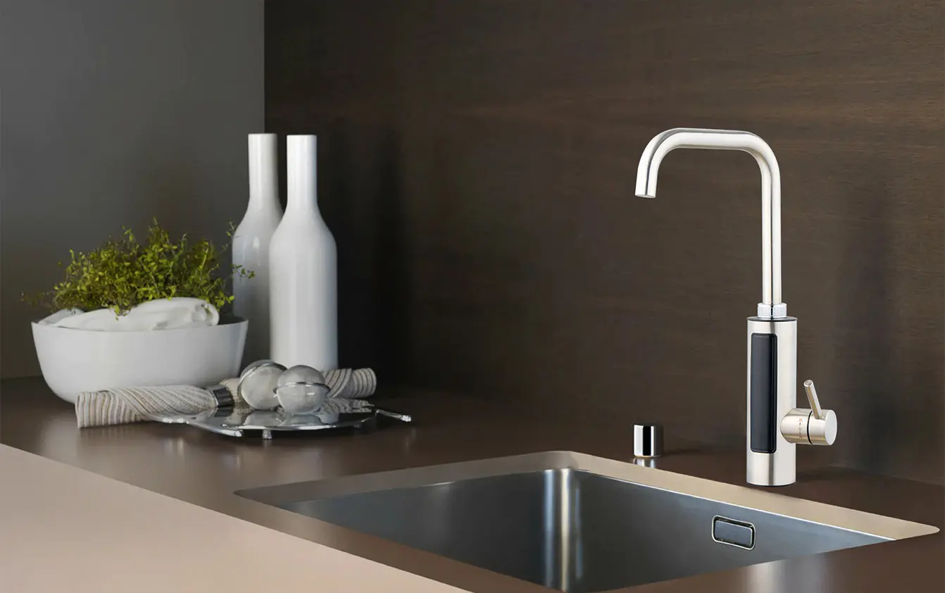 瞬間式電気温水器